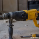 Чому перфоратор DeWalt почав бити слабше, ніж раніше