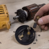 Як перевірити щітки колекторного двигуна DeWalt і коли їх міняти
