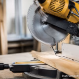 Як підібрати диск для торцювальної пилки DeWalt під різні матеріали