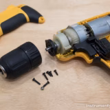 Як розібрати шуруповерт DeWalt для заміни патрона своїми руками